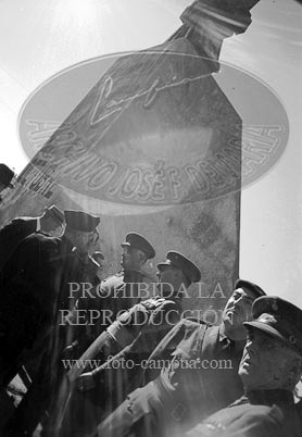 Concentracion de la Falange y de la OJE en Sevilla, 1938. Queipo de Llano, Fernandez Cuesta