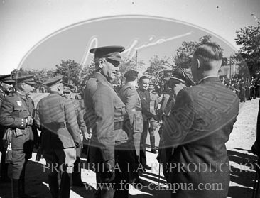 Concentracion de la Falange y de la OJE en Sevilla, 1938. Queipo de Llano, Fernandez Cuesta