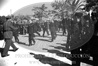 Concentracion de la Falange y de la OJE en Sevilla, 1938. Queipo de Llano, Fernandez Cuesta