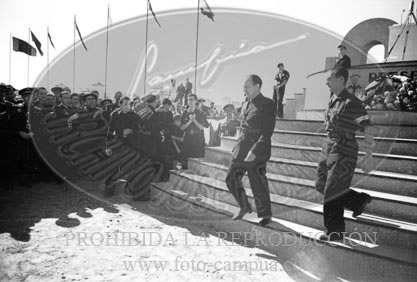 Concentracion de la Falange y de la OJE en Sevilla, 1938. Campamento 29 de Octubre