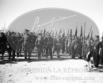 Concentracion de la Falange y de la OJE en Sevilla, 1938. Campamento 29 de Octubre