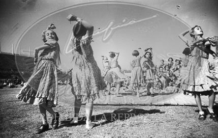 Reunion en Sevilla seccion femenina y periodistas