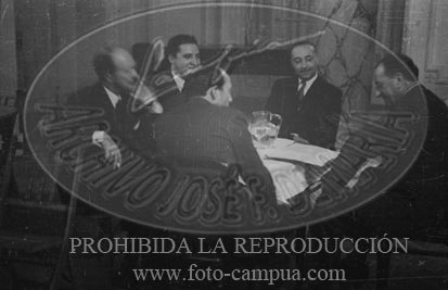 Reunion en Sevilla seccion femenina y periodistas