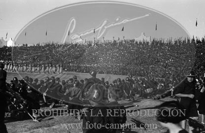 Concentracion de la Falange y de la OJE en Sevilla, 1938. Campamento 29 de Octubre