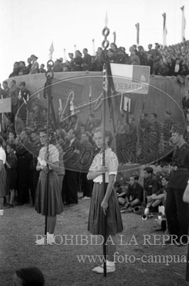 Concentracion de la Falange y de la OJE en Sevilla, 1938. Campamento 29 de Octubre
