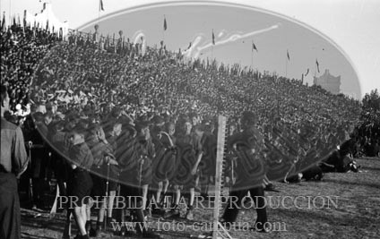 Concentracion de la Falange y de la OJE en Sevilla, 1938. Campamento 29 de Octubre