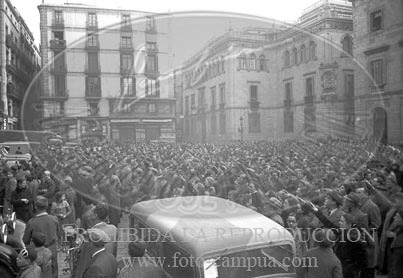 Toma de Barcelona. Los Nacionales en el Palacio San Jorge. Imagenes del puerto