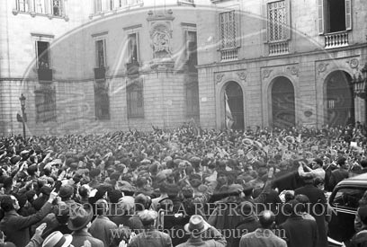 Toma de Barcelona. Los Nacionales en el Palacio San Jorge. Imagenes del puerto