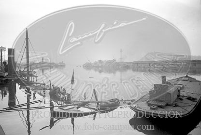 Toma de Barcelona. Los Nacionales en el Palacio San Jorge. Imagenes del puerto