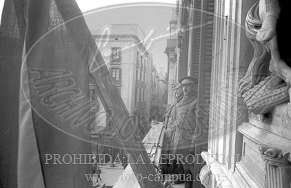 Toma de Barcelona. Los Nacionales en el Palacio San Jorge. Imagenes del puerto