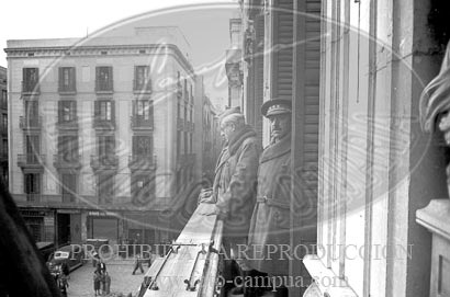 Toma de Barcelona. Los Nacionales en el Palacio San Jorge. Imagenes del puerto