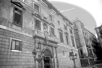 Toma de Barcelona. Los Nacionales en el Palacio San Jorge. Imagenes del puerto