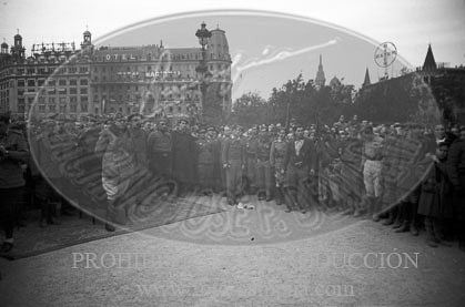 Toma de Barcelona por el Ejército Nacional, Misa de accion de gracias en la Plaza de Cataluña