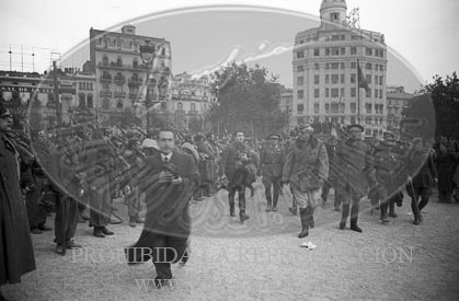 Toma de Barcelona por el Ejército Nacional, Misa de accion de gracias en la Plaza de Cataluña