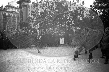 Toma de Barcelona por el Ejército Nacional, Misa de accion de gracias en la Plaza de Cataluña