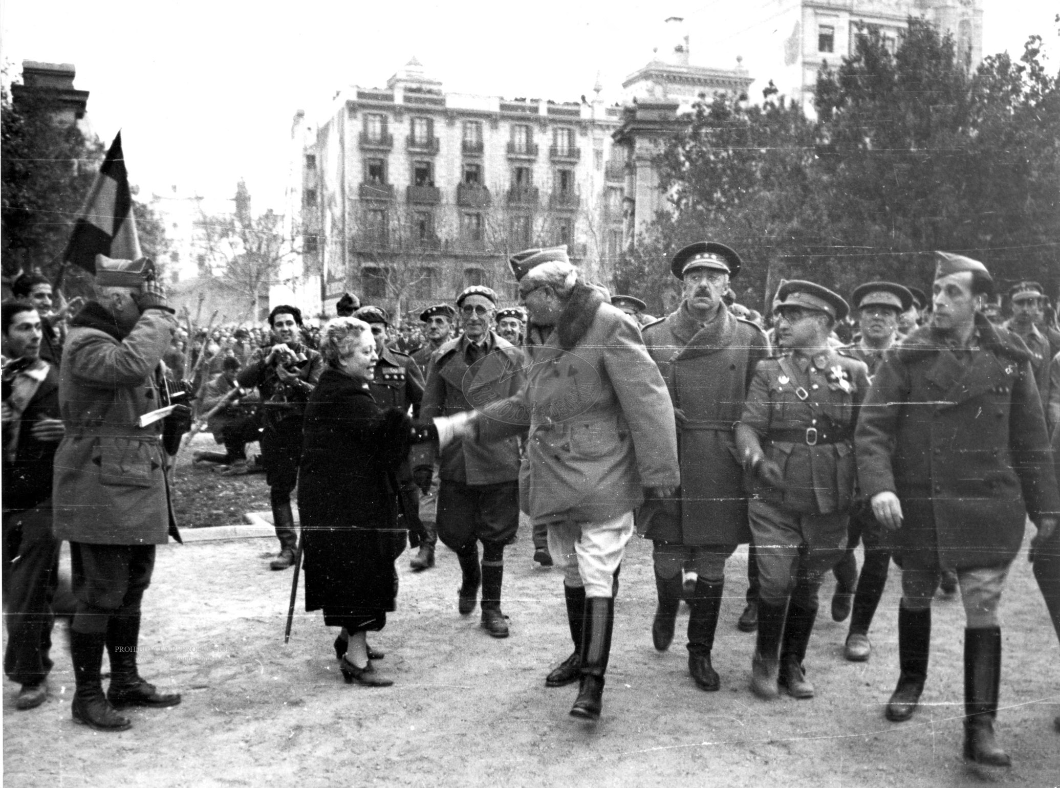Toma de Barcelona por el Ejército Nacional, Misa de accion de gracias en la Plaza de Cataluña