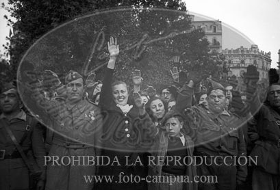 Toma de Barcelona por el Ejército Nacional, Misa de accion de gracias en la Plaza de Cataluña