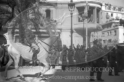 Desfile en Barcelona tras la toma de la ciudad