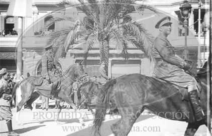 Desfile en Barcelona tras la toma de la ciudad