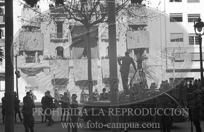 Desfile en Barcelona tras la toma de la ciudad
