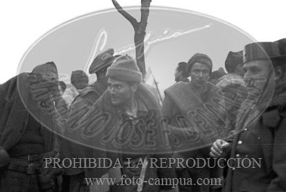 Milicianos y refugiados en Perpignan