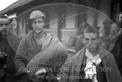 Milicianos y refugiados en Perpignan