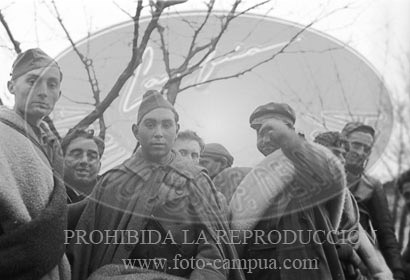 Milicianos y refugiados en Perpignan