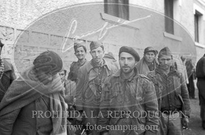 Milicianos y refugiados en Perpignan