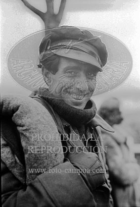 Milicianos y refugiados en Perpignan