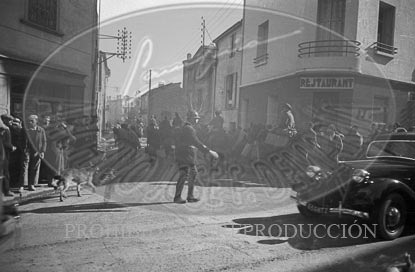 Milicianos y refugiados en Perpignan