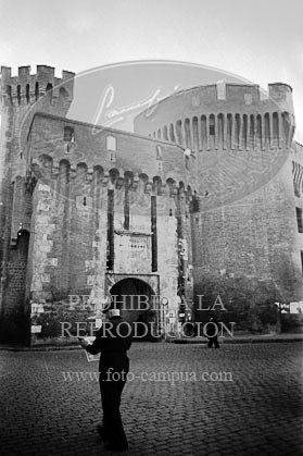 Milicianos y refugiados en Perpignan