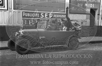 Milicianos y refugiados en Perpignan