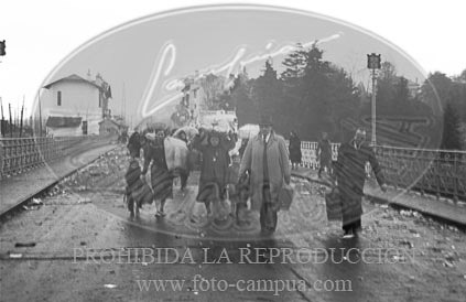 Refugiados vuelven a España por Irún