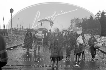 Refugiados vuelven a España por Irún