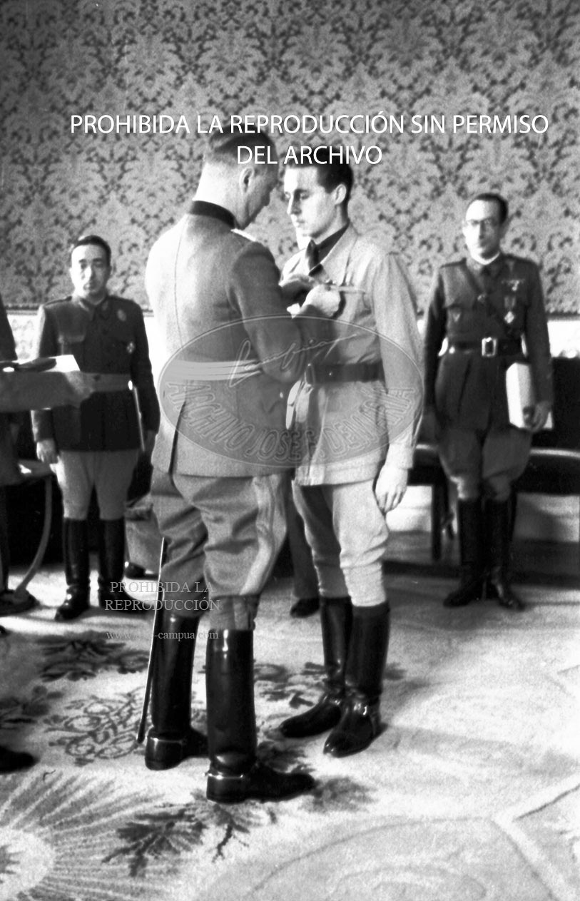 Burgos, Imposición de condecoraciones alemanas