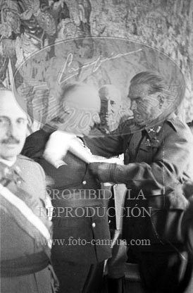 Burgos, Imposición de condecoraciones italianas