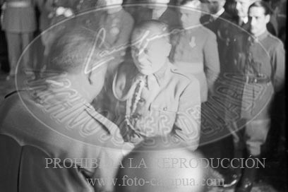 Burgos, Imposición de condecoraciones italianas