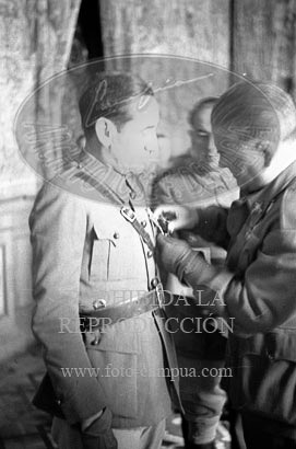 Burgos, Imposición de condecoraciones italianas