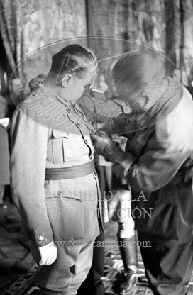 Burgos, Imposición de condecoraciones italianas