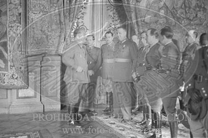 Burgos, Imposición de condecoraciones italianas