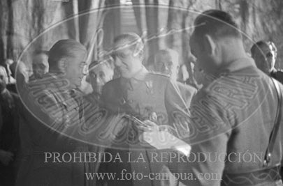 Burgos, Imposición de condecoraciones italianas