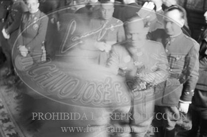 Burgos, Imposición de condecoraciones italianas