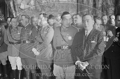 Burgos, Imposición de condecoraciones italianas