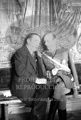 Burgos, Imposición de condecoraciones italianas