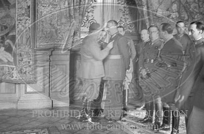 Burgos, Imposición de condecoraciones italianas