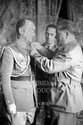 Burgos, Imposición de condecoraciones italianas