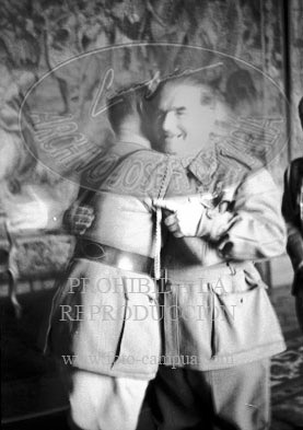 Burgos, Imposición de condecoraciones italianas