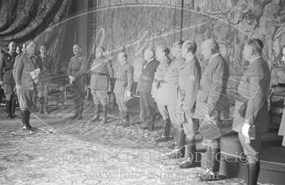 Burgos, Imposición de condecoraciones italianas