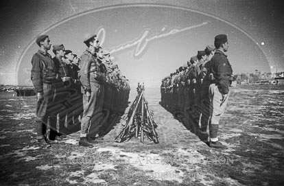 Ejercicios de tiro en la Academia Alfereces Provisionales de Avila