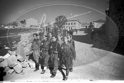 Ejercicios de tiro en la Academia Alfereces Provisionales de Avila